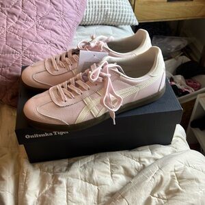 Tokuten sneakers in Crystal Pink/Cream.